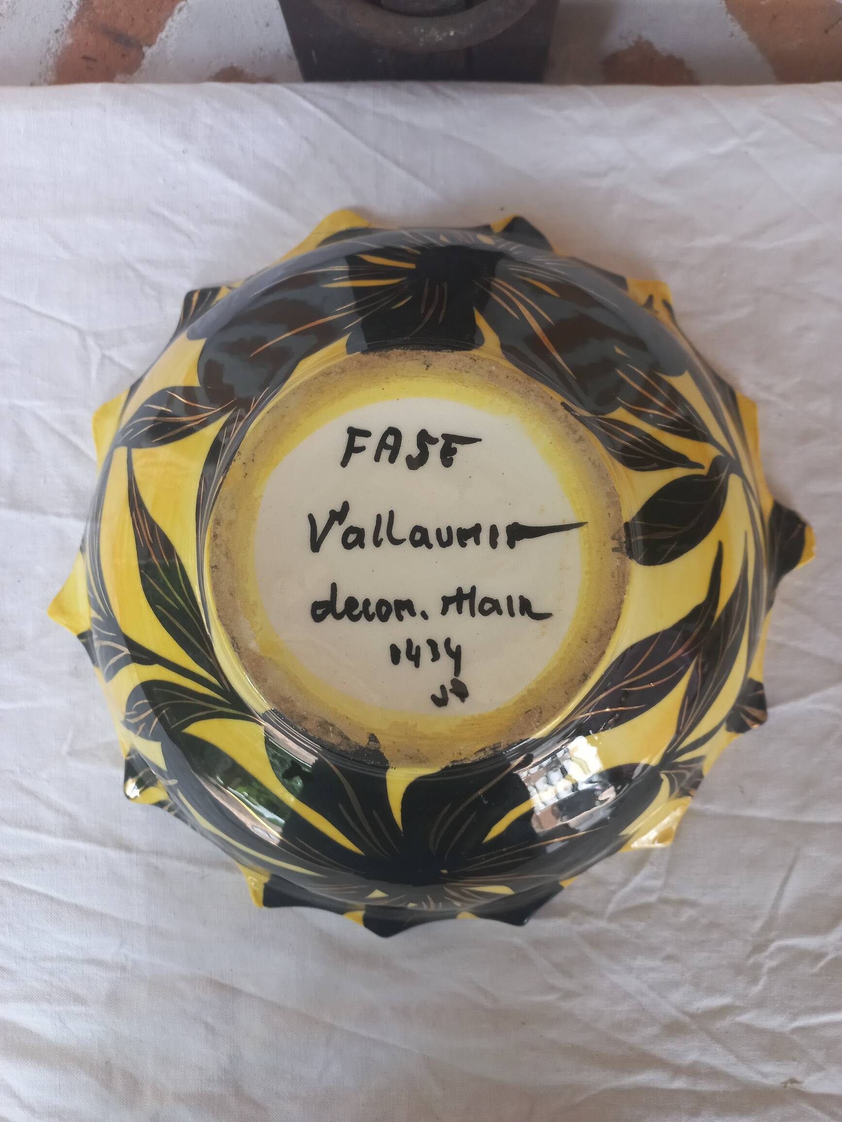 Vallauris salad bowl and serving utensils, signed Fase