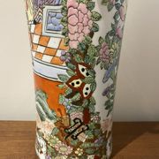 Vase en porcelaine émaillé XX siècle