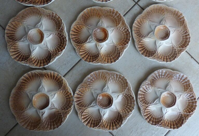 SARREGUEMINE brand polychrome earthenware oyster service