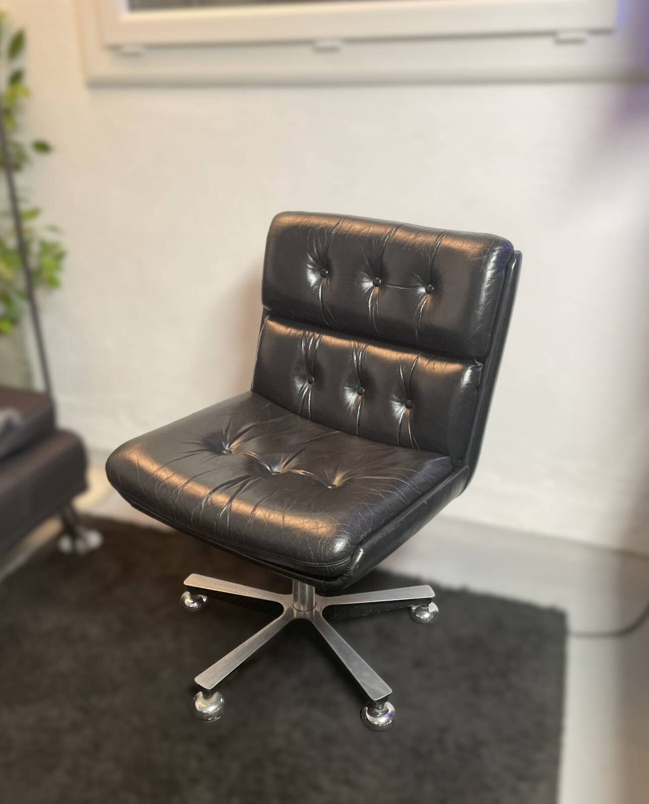 Cofemo leather armchair