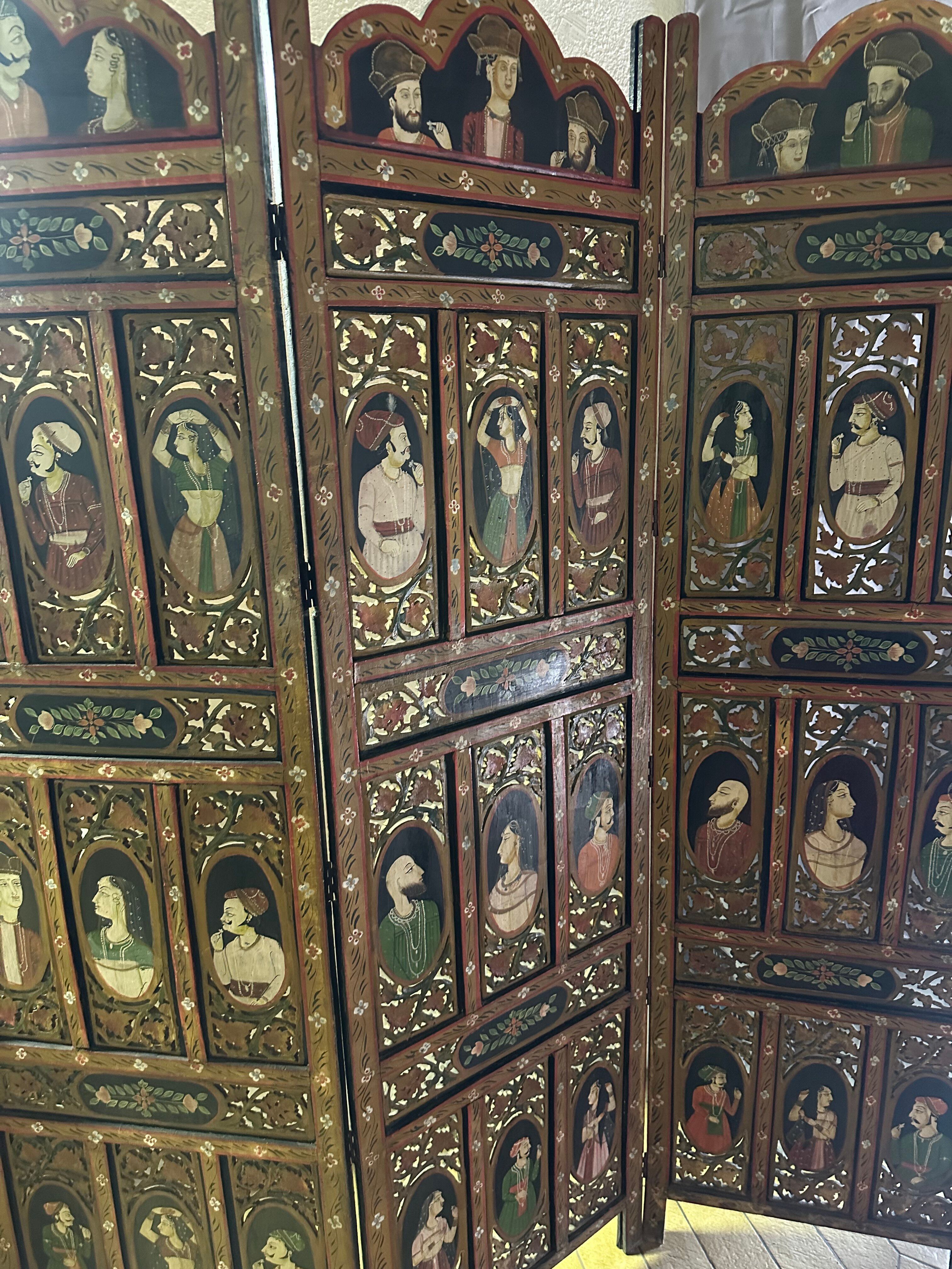 Paravent ancien indo-oriental en bois peint à la main