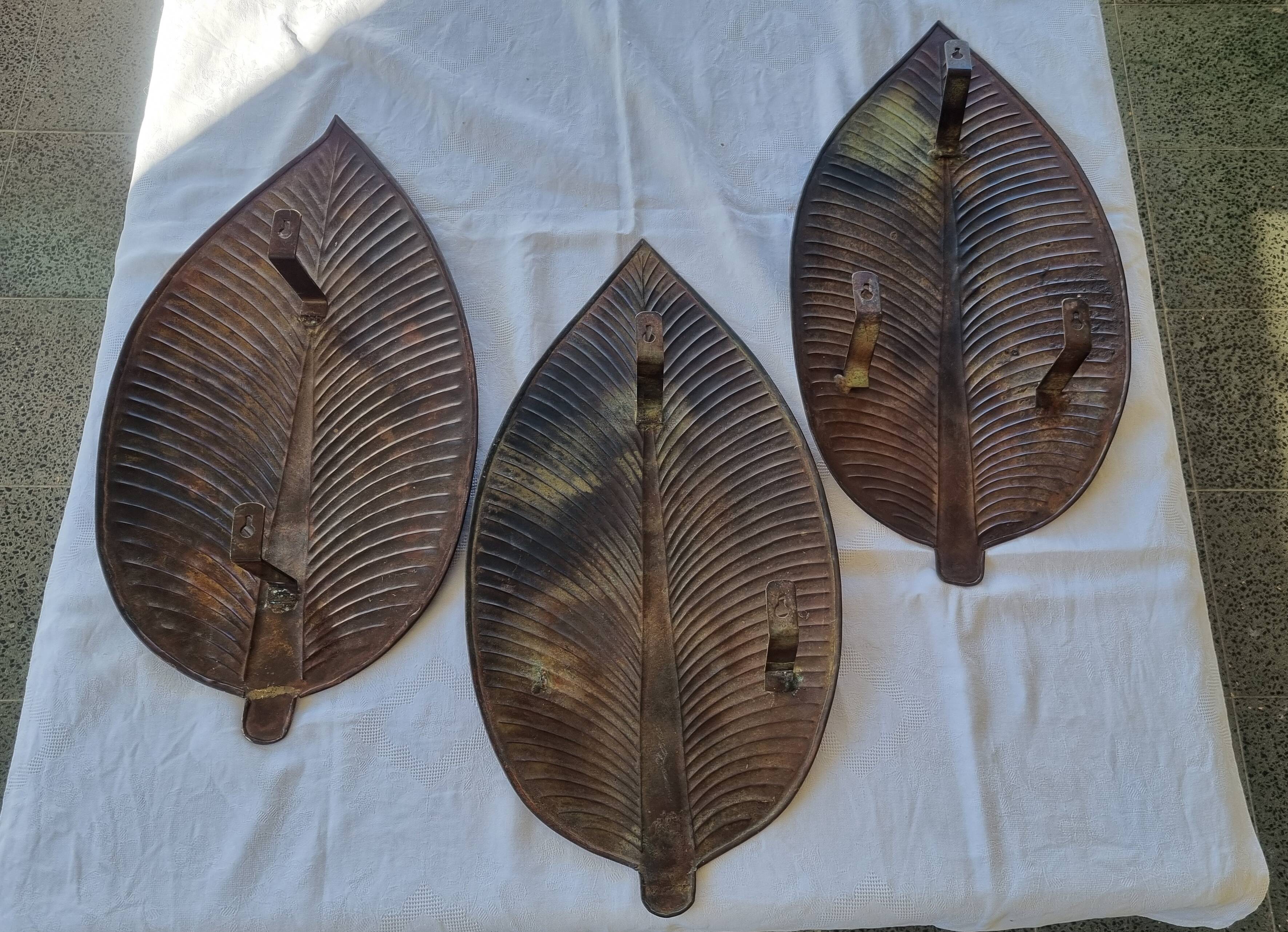 Wall decoration leaves