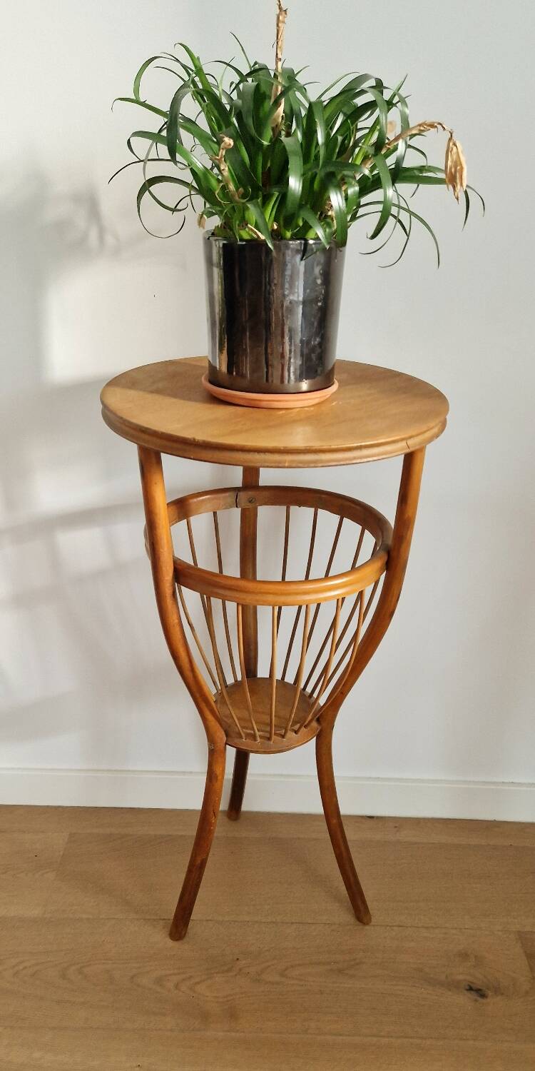 Rattan worker pedestal table from the 1950s