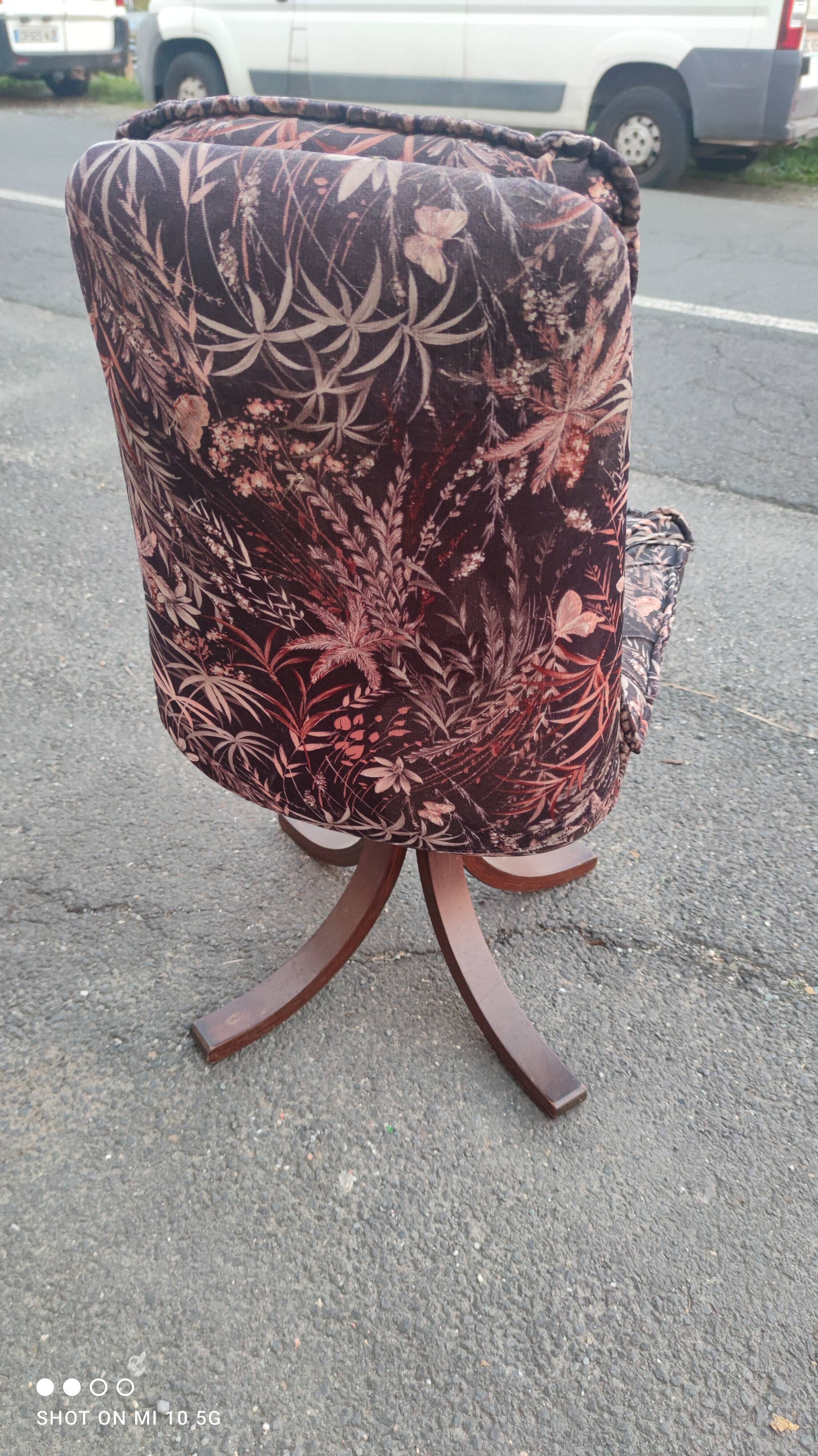 Série de 6 chaises ergonomiques et tournantes scandinave vers 1975