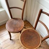 Lot 2 wooden Thonet bistro chairs