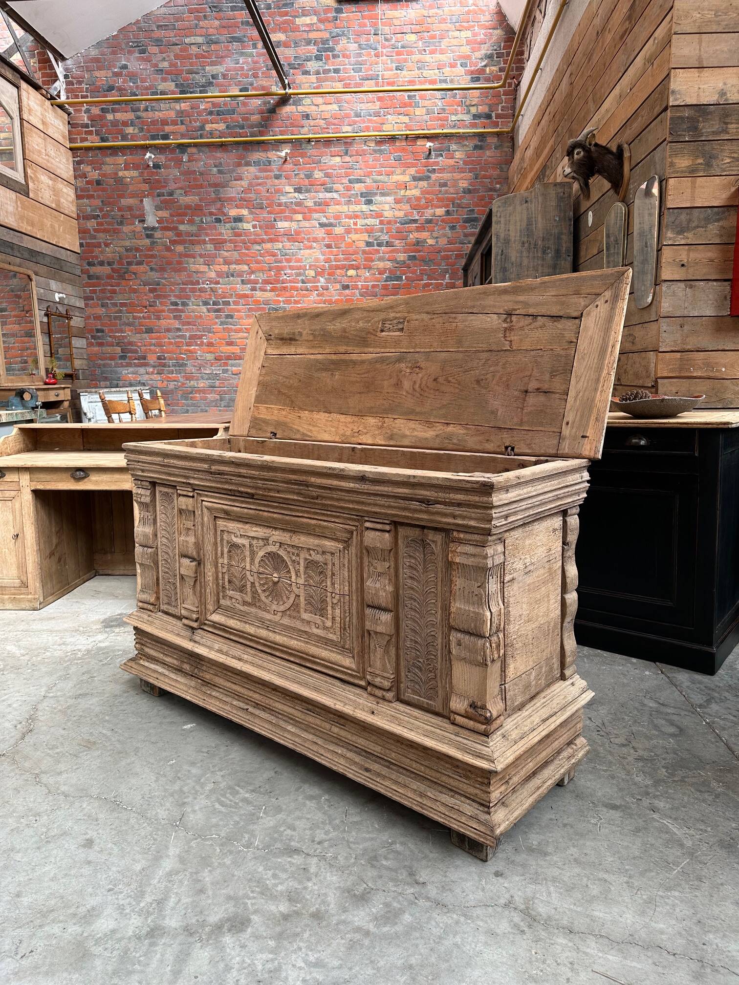 18th century solid oak chest of drawers