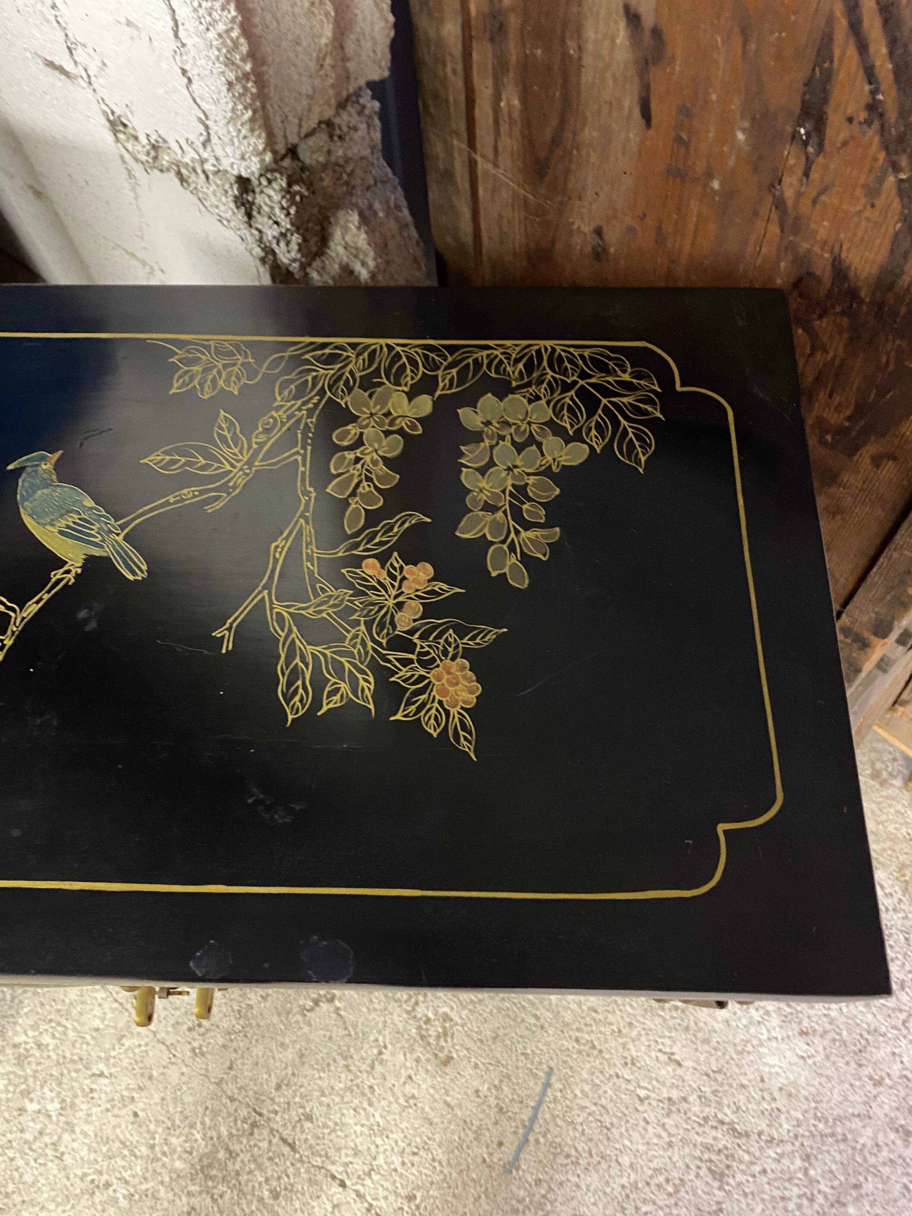 Lacquered Chinese furniture