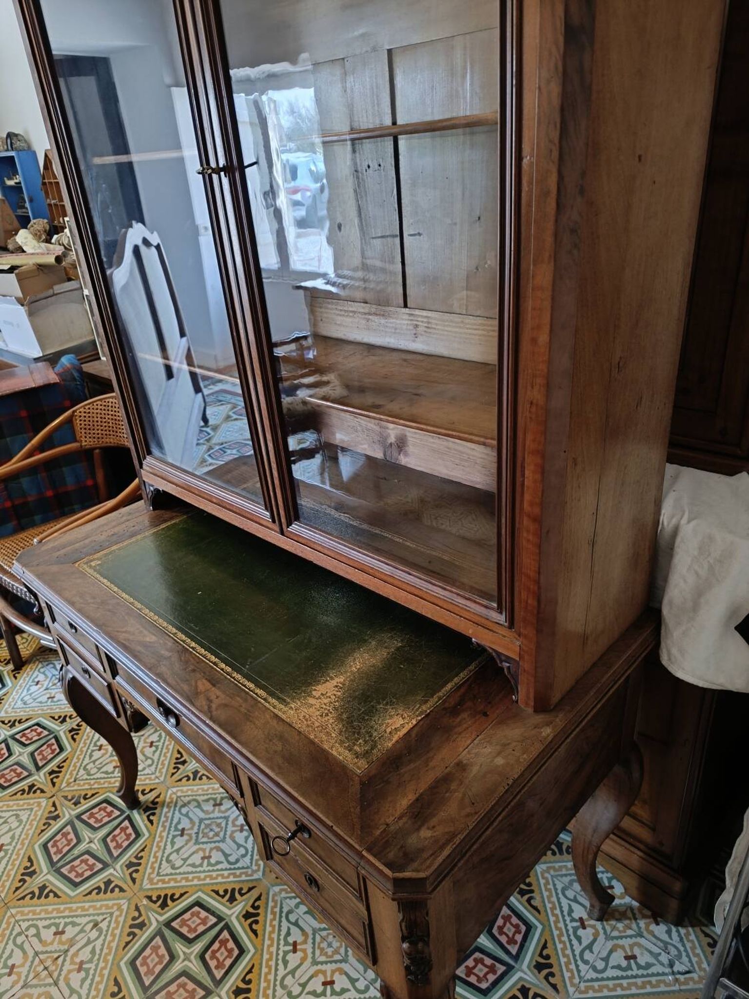 Display cabinet bookshelf