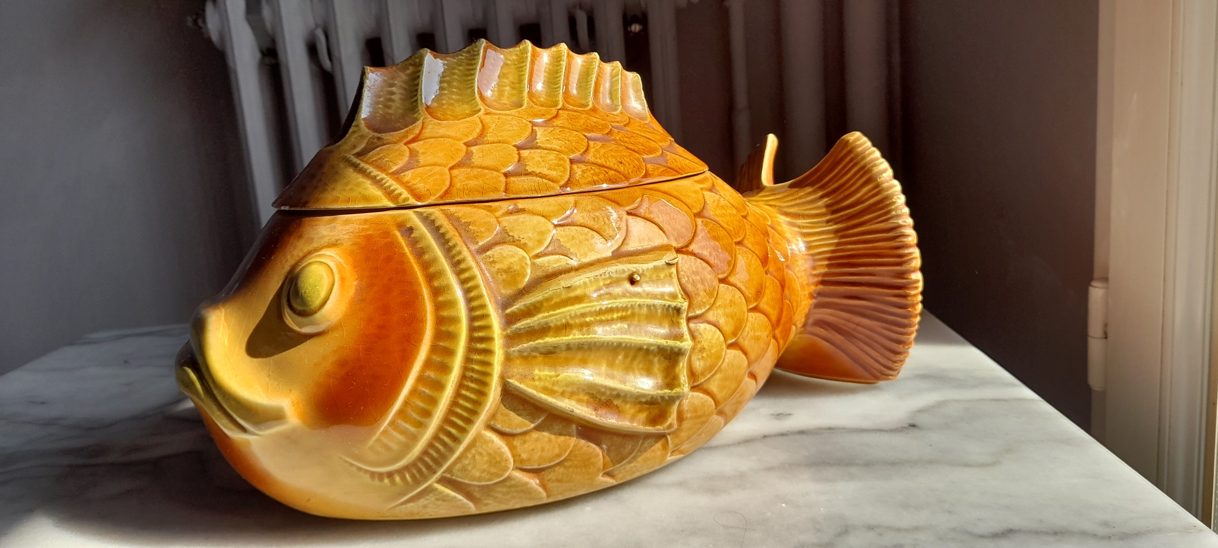 Fish service, 12 plates, soup tureen, sauce boat, sarreguemines