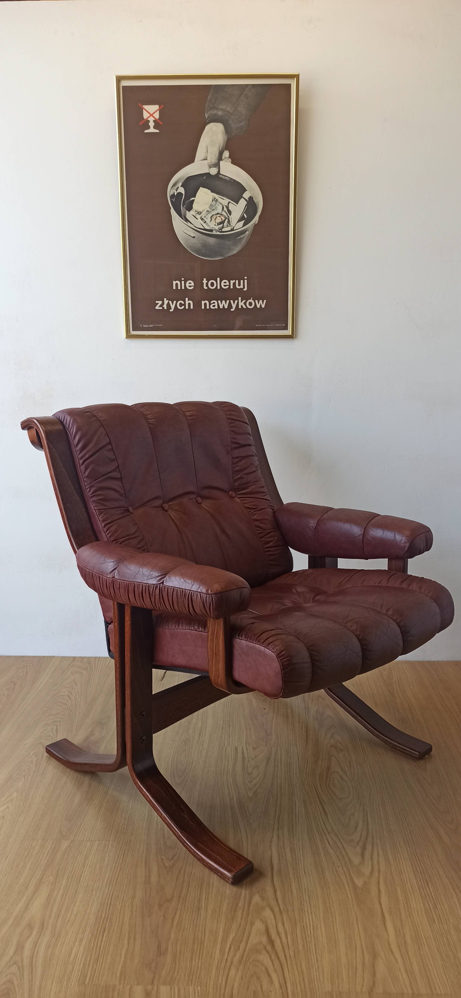 Scandinavian Mid-Century Modern Leather Easy Chair by Ekornes 1970s.