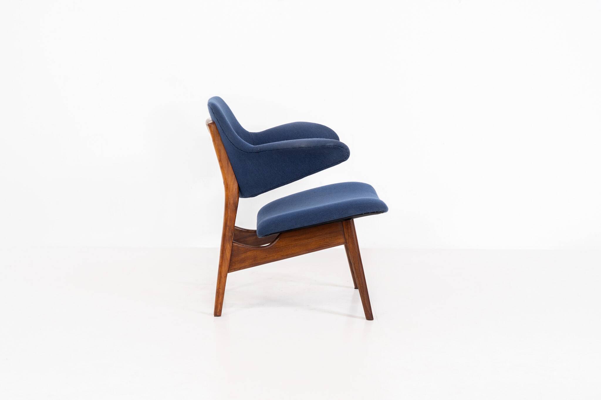 “Pinguin” armchair by Louis van Teeffelen for Wébé