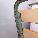 Set of 6 green folding chairs