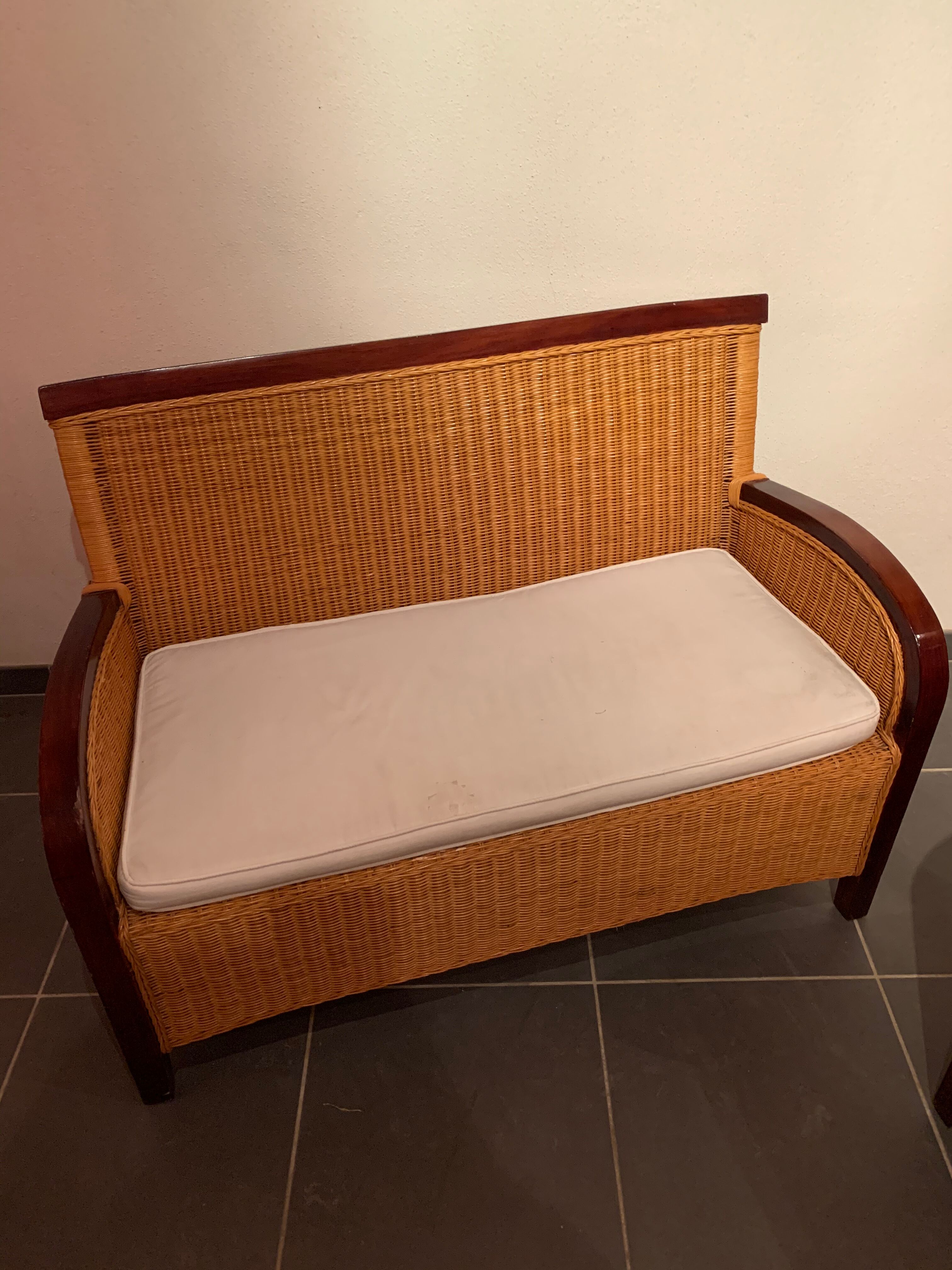 Lounge bench - a wicker chair