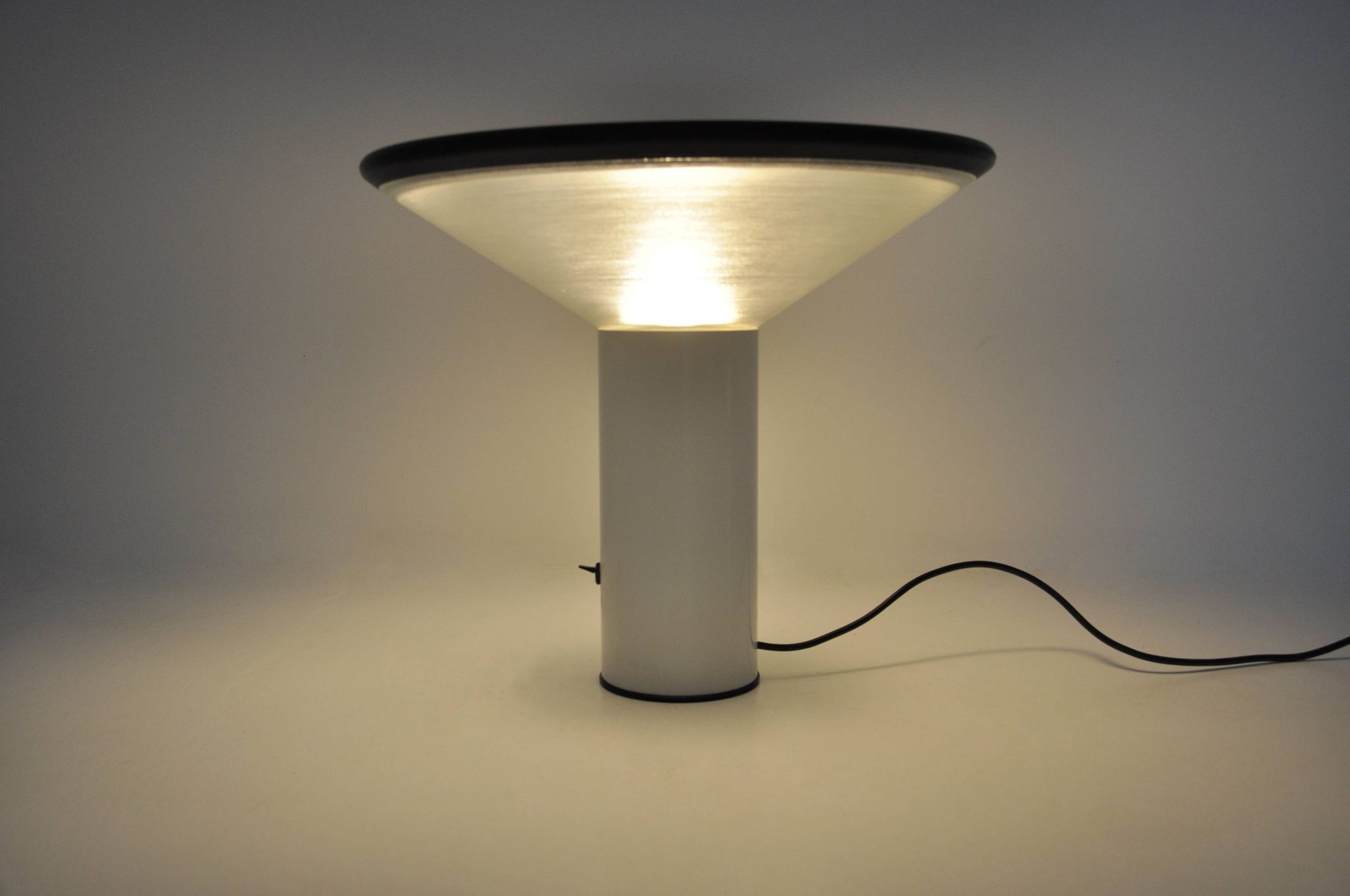 “Noa” table lamp by Gianfranco Frattini for Luci Italia, 1980s