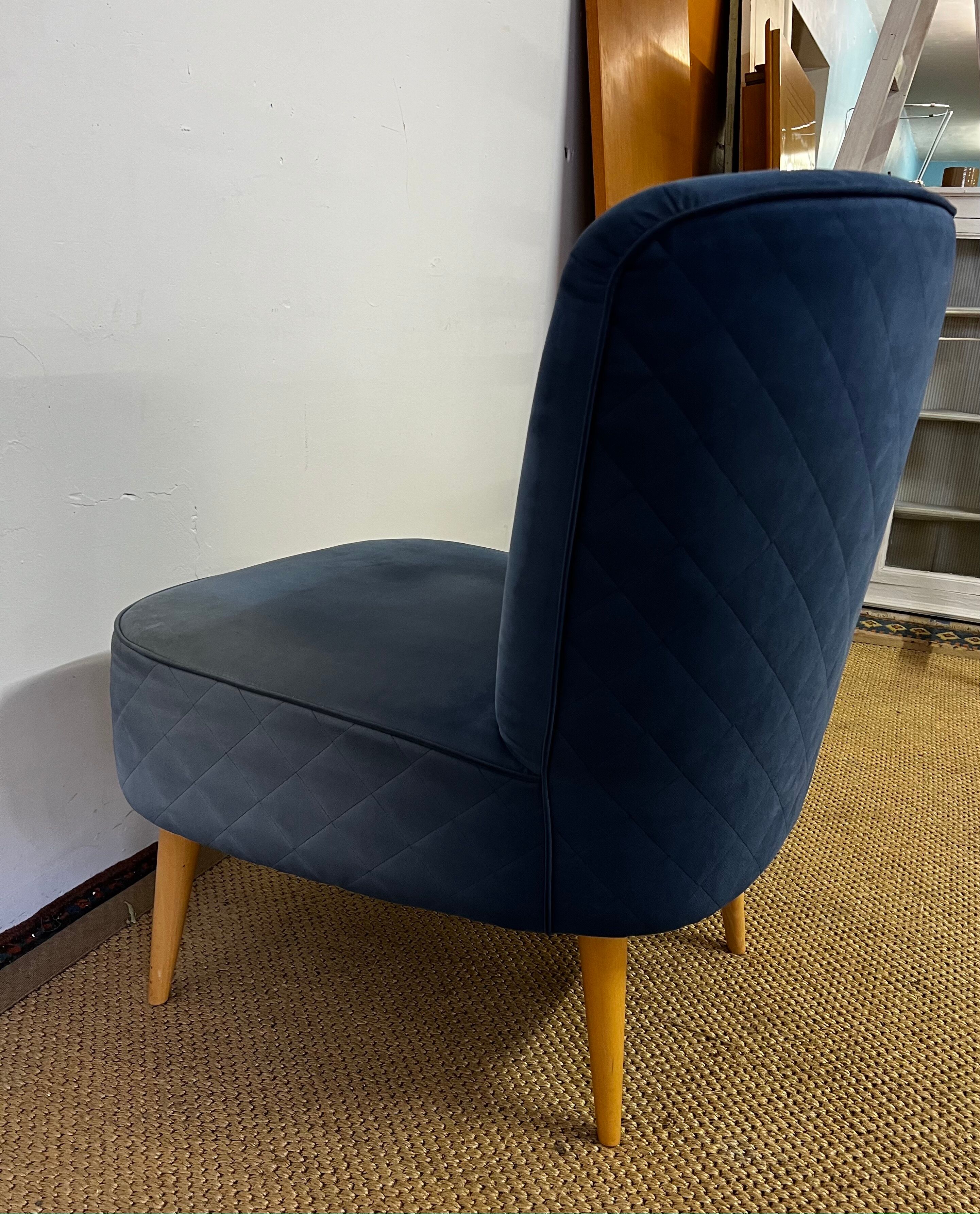 Vintage lounge chair