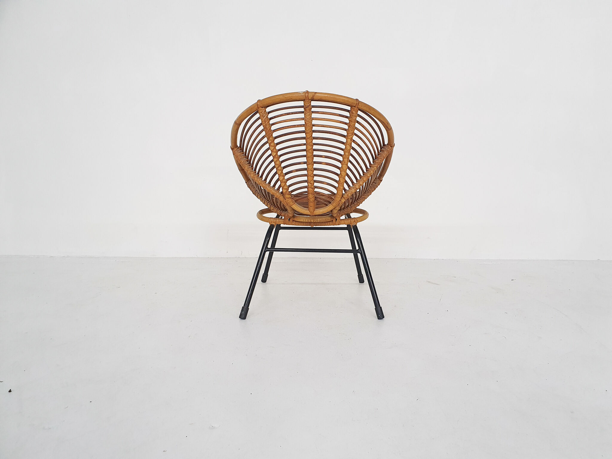 Rohe Noordwolde rattan lounge chair, The Netherlands 1950