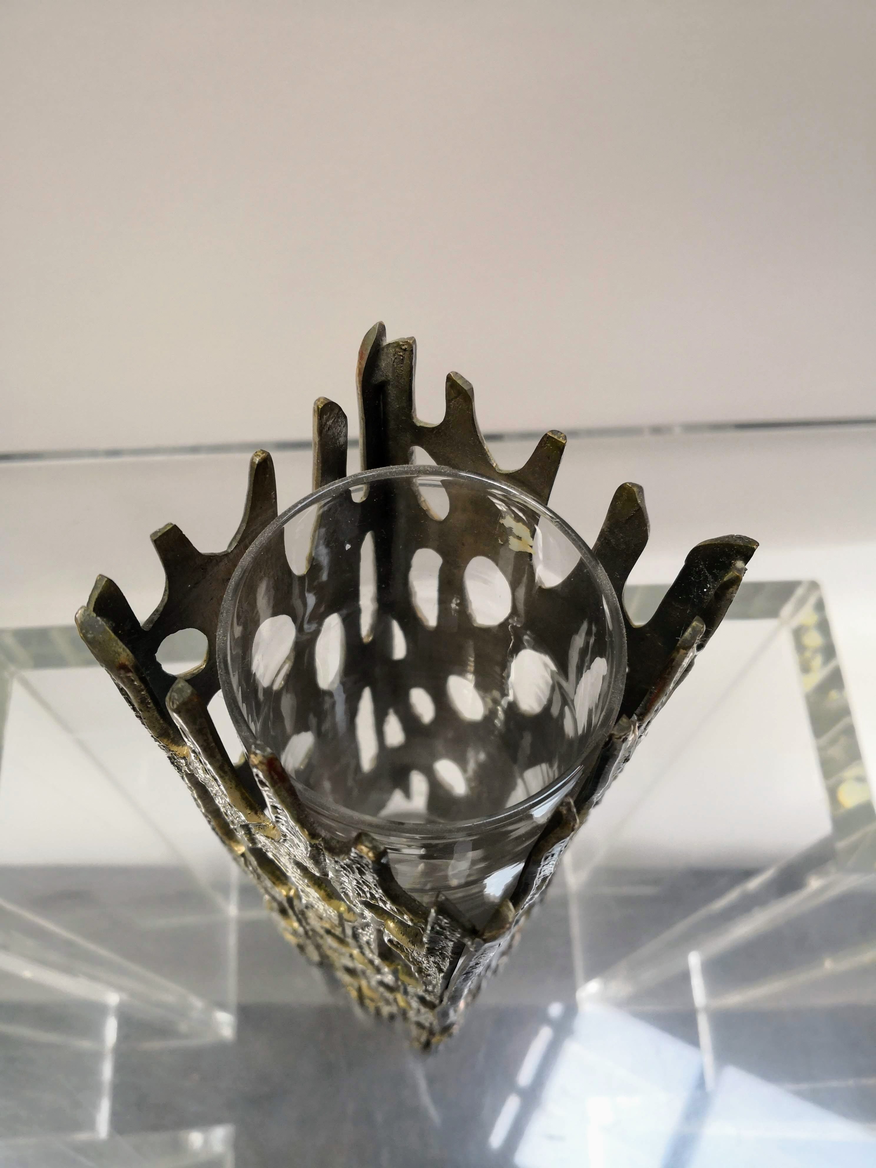 Vase sculpture "Brutalist" in metal with glass vase inside Italy 1970