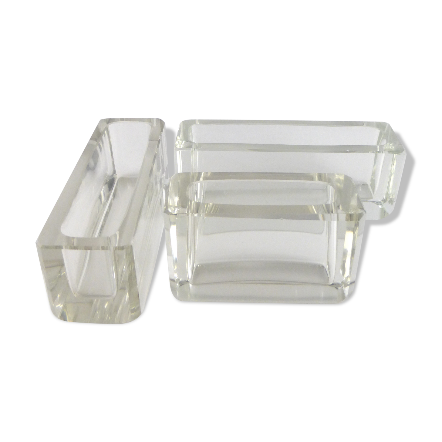 Suite of 3 vase 'centre-of-table' crystal
