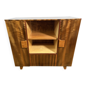 Cabinet d'exposition