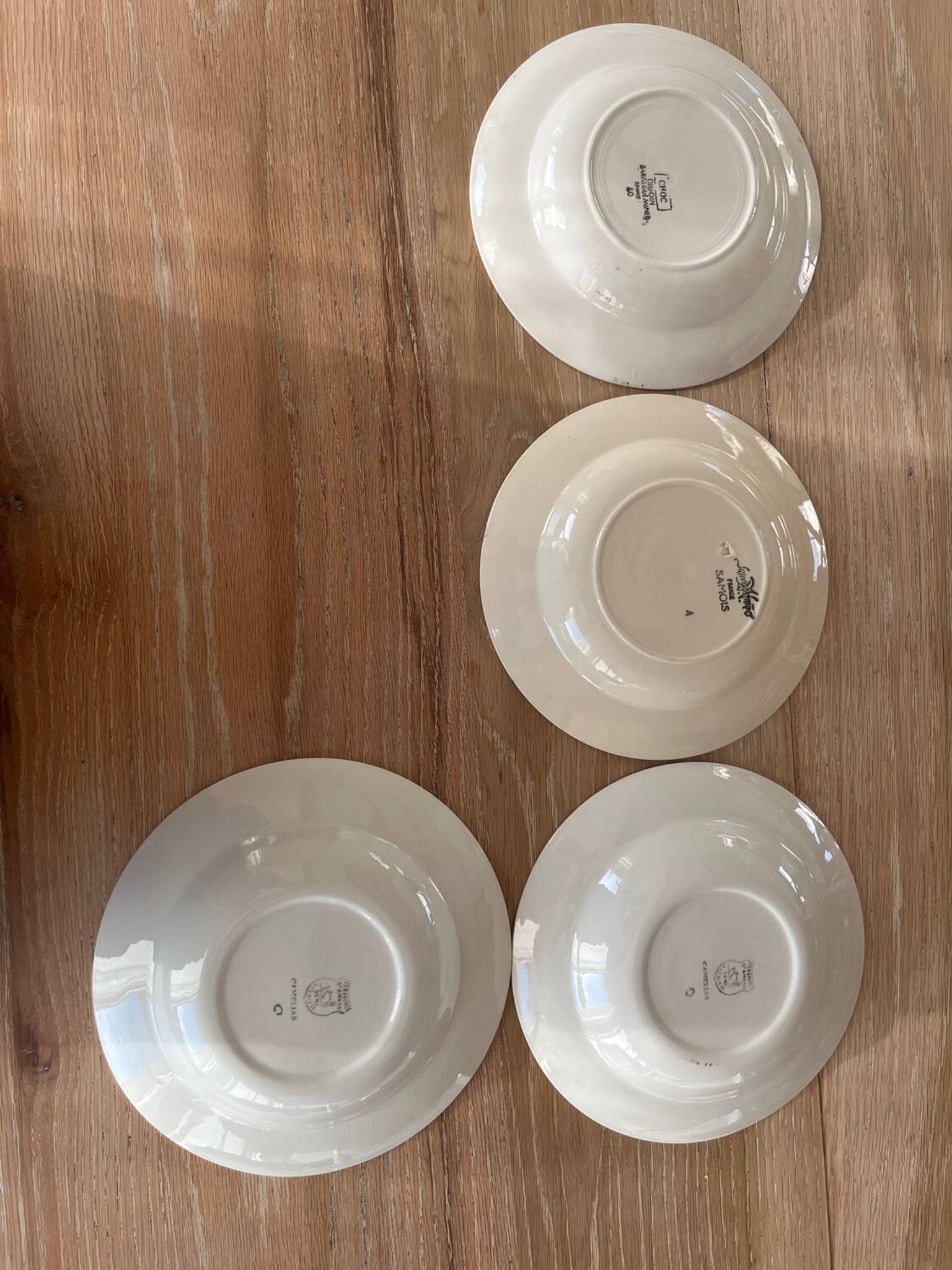Lot de 4 assiettes creuses dépareillées