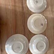 Lot de 4 assiettes creuses dépareillées