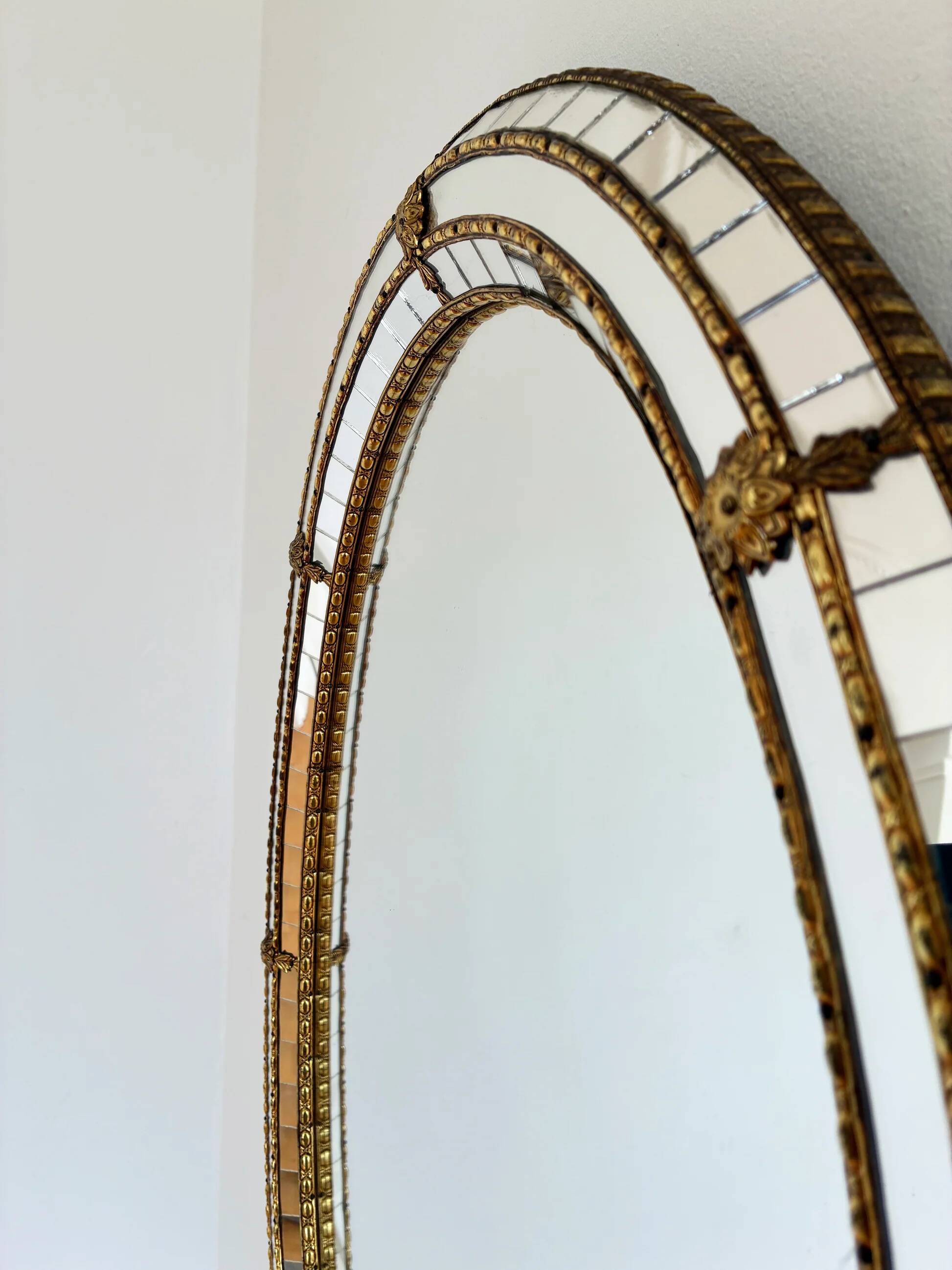 Vintage Spanish Venetian-style wall mirror, oval, brass, 1980s Hollywood Regency