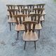Serie de 10 chaises bistrot vintage en bois massif