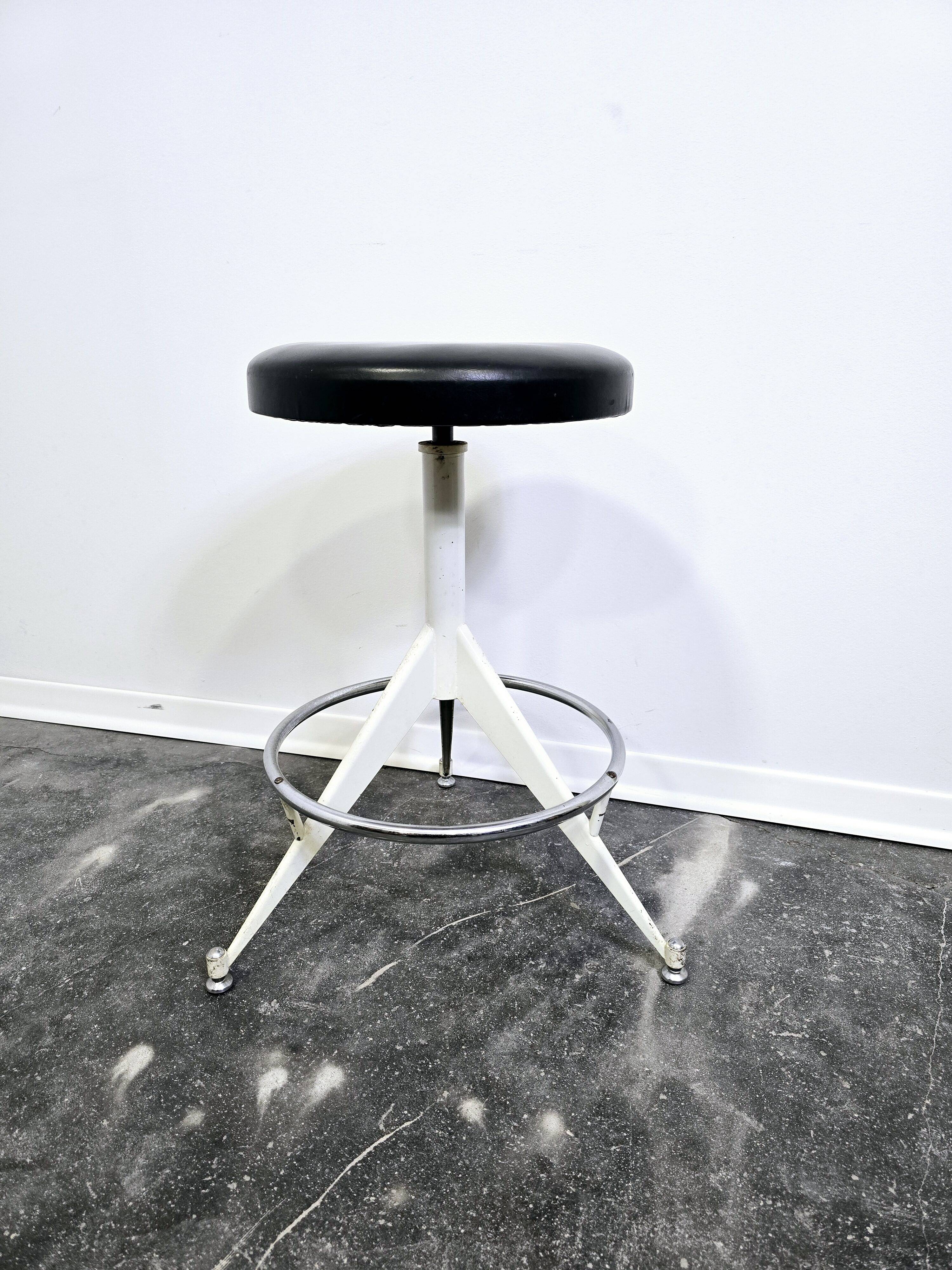 STOOL 1970s