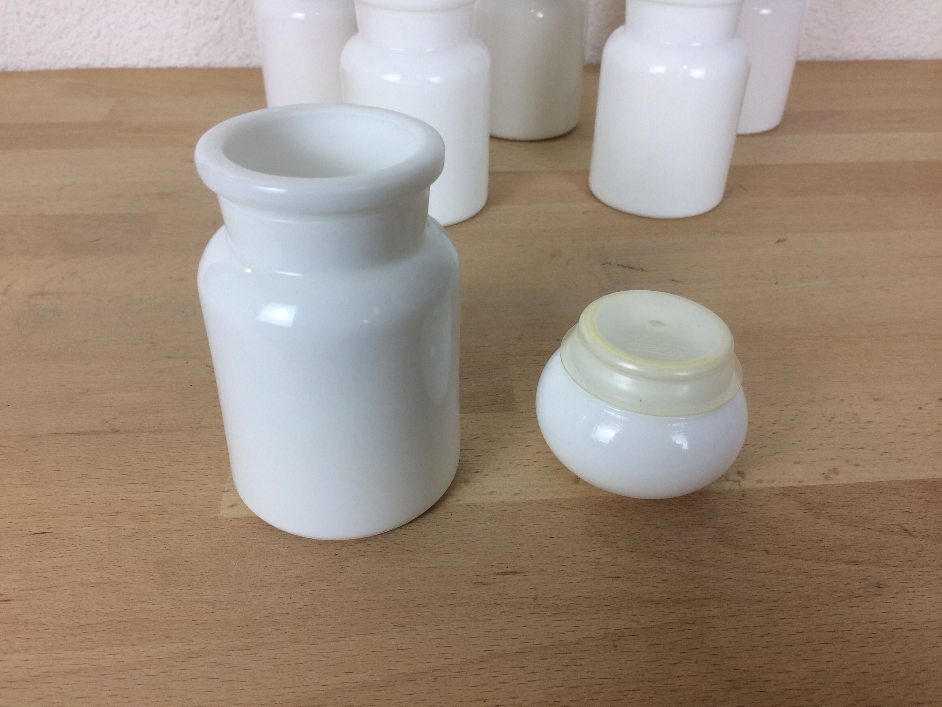 Set de 6 pots à épice en opaline verre blanc