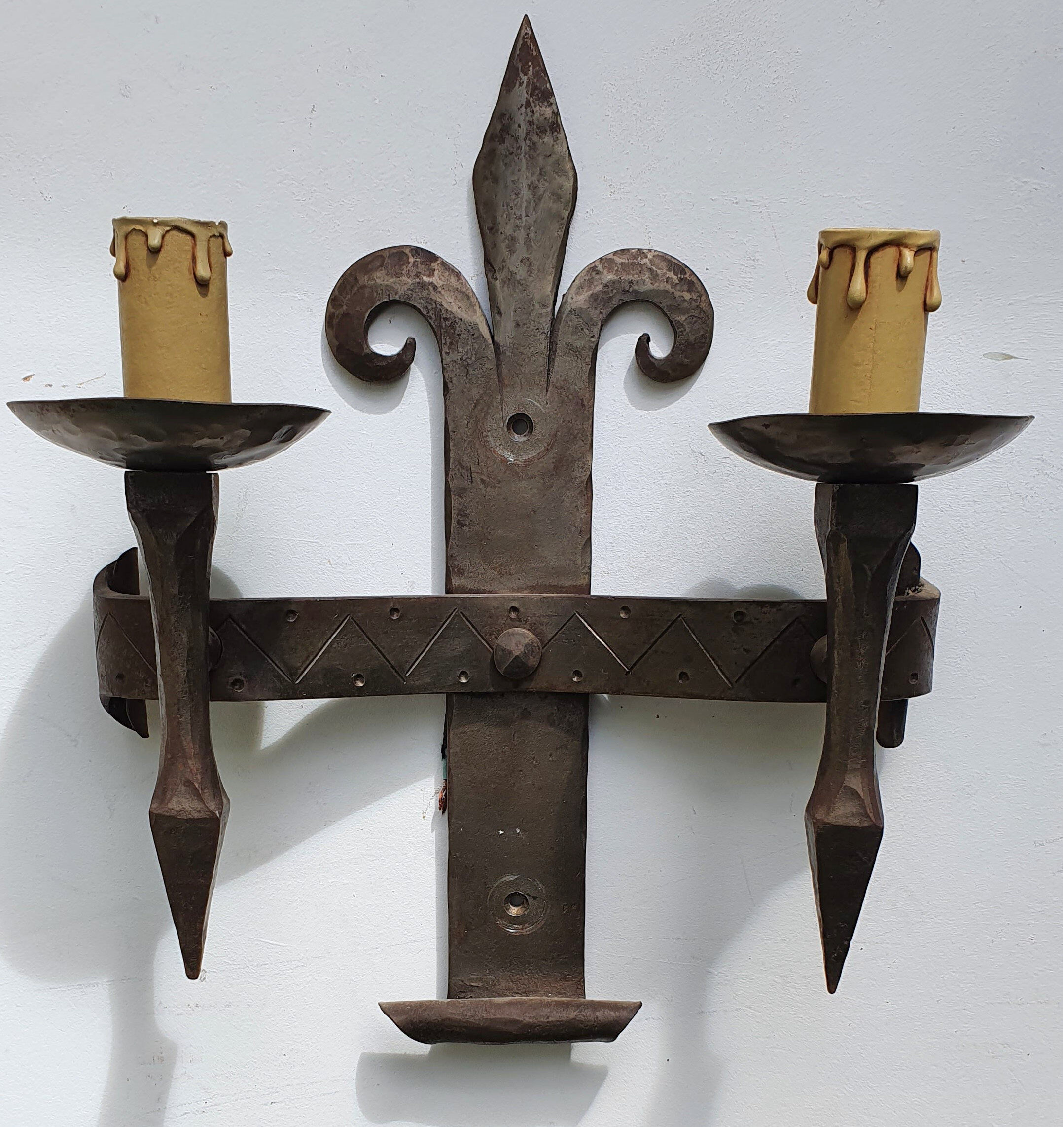 Duo of wrought iron wall lamps Atelier Marolles