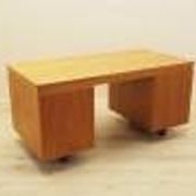 Bureau exécutif avec neuf tiroirs et surface extensible, placage de teck, Nipu, Danemark, années 1970.
