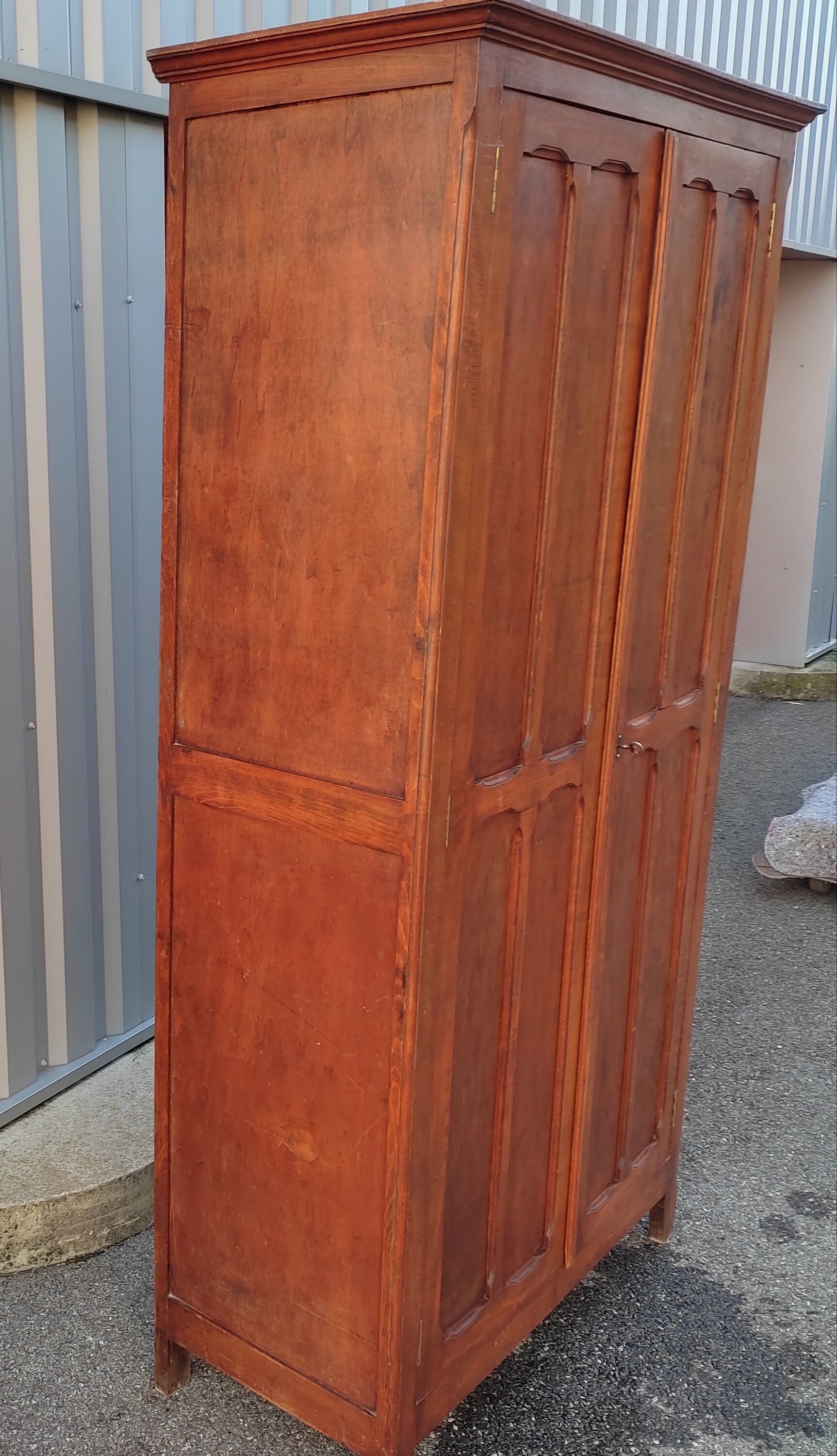 Armoire parisienne