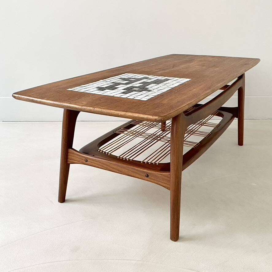 Table Louis Van Teeffelen circa 60