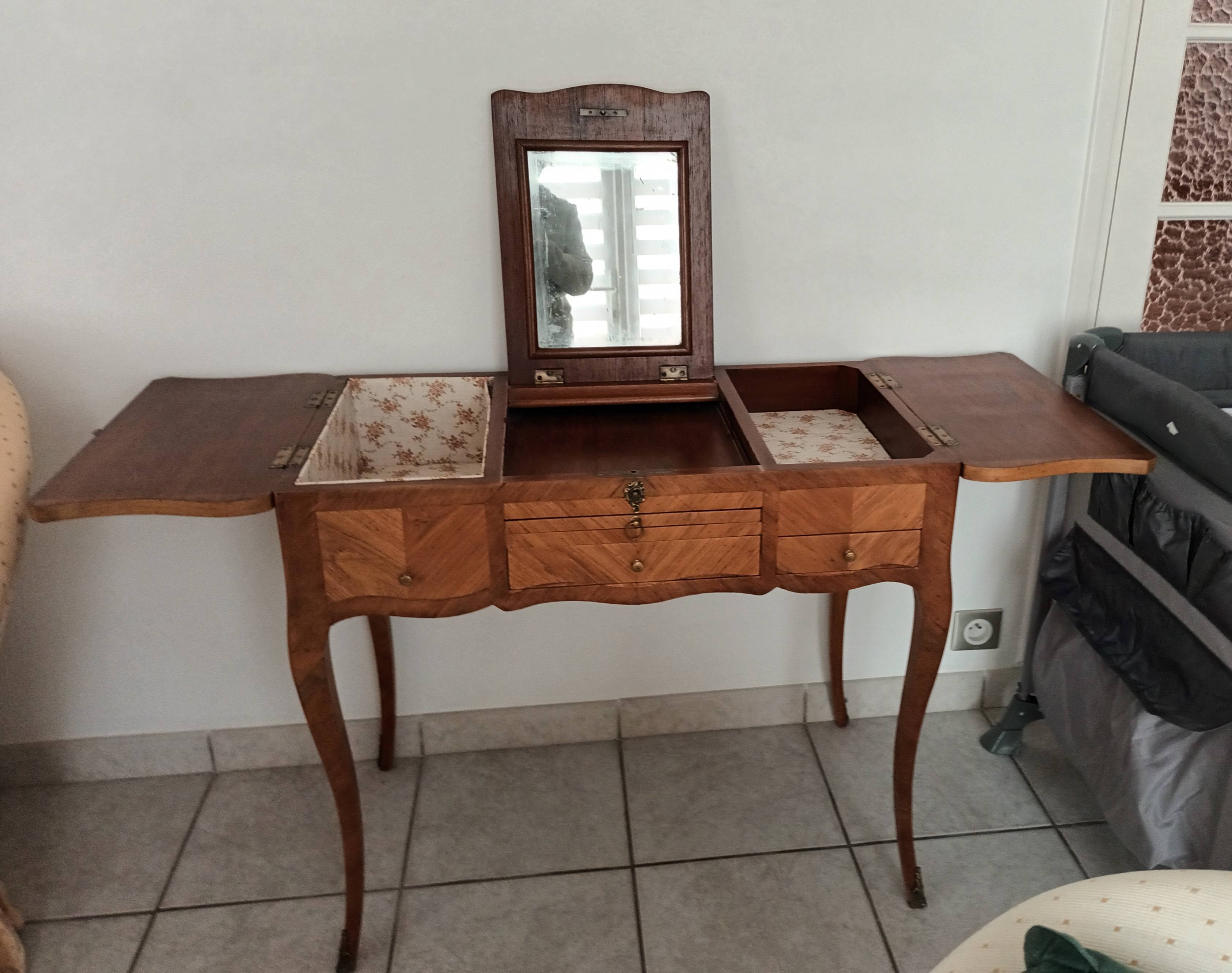 Wooden dressing table