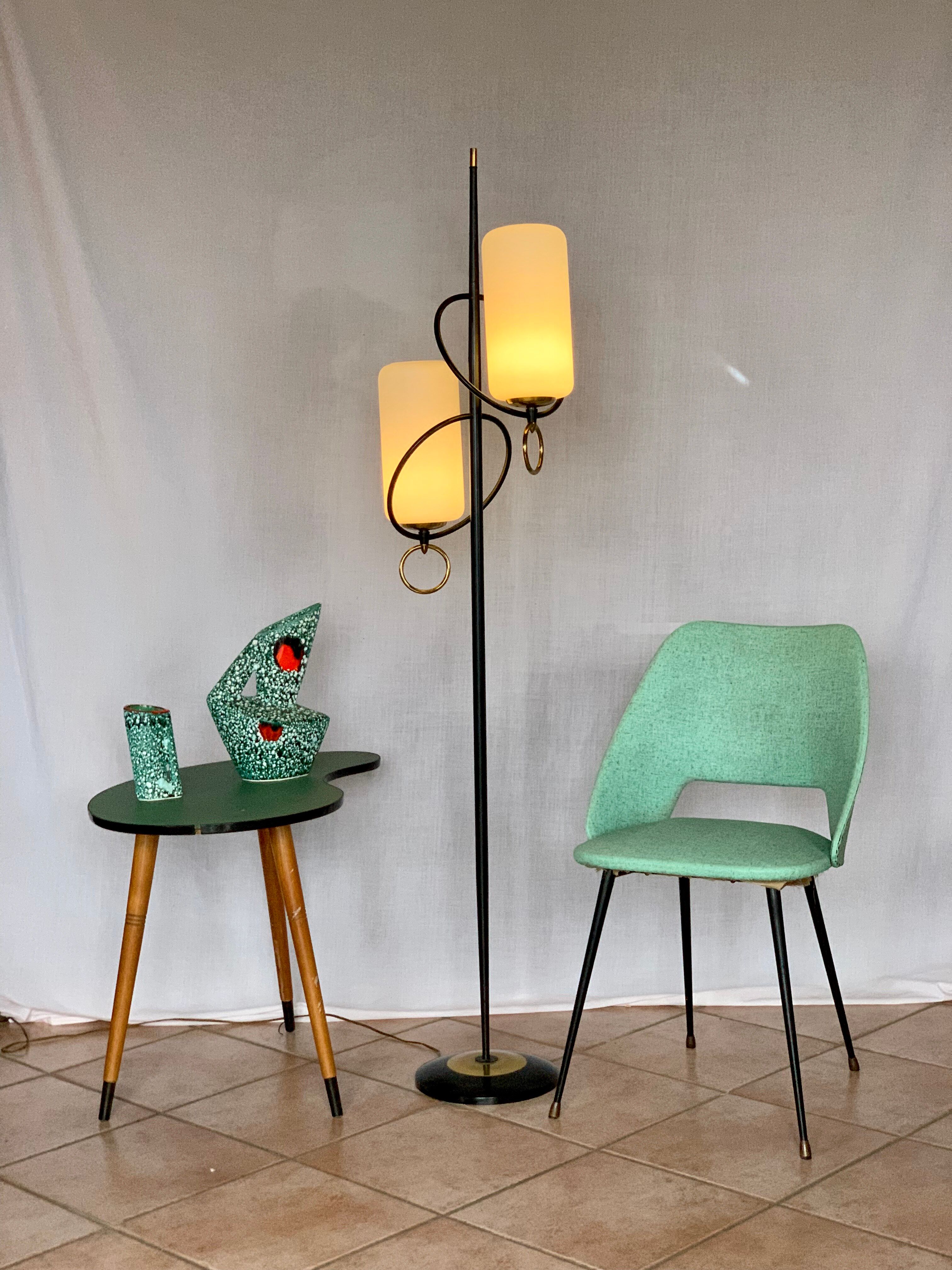Lampadaire Stilnovo années 50 opalines et boucles laiton