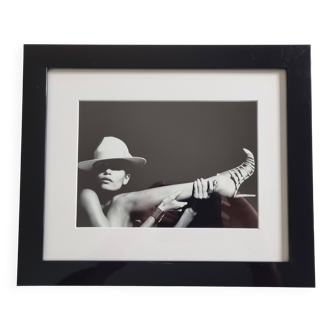 Framed black and white press photograph, Lagerfeld Gallery Collection 2005, 30 x 26 cm