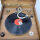 Meuble en bois gramophone