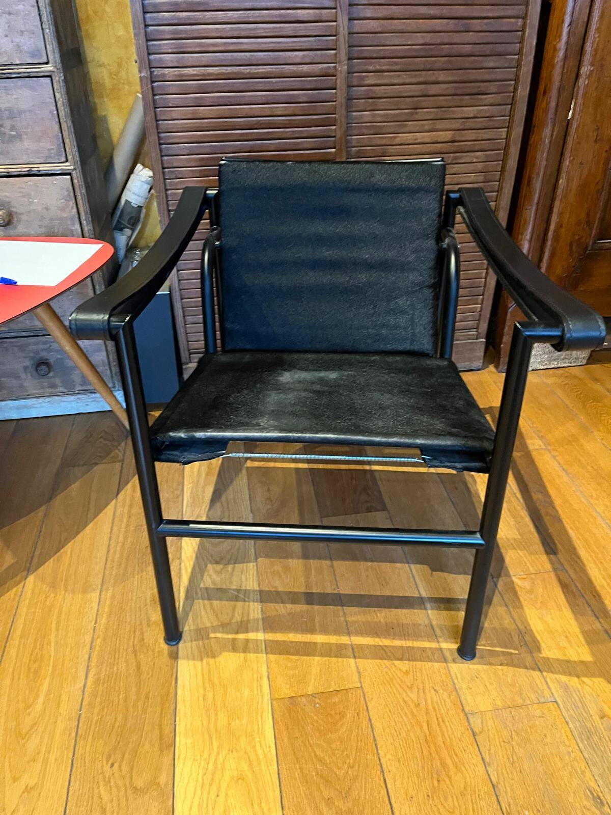 Vintage Le Corbusier Black Cowhide Armchair, Model LC1 by Cassina, 1970