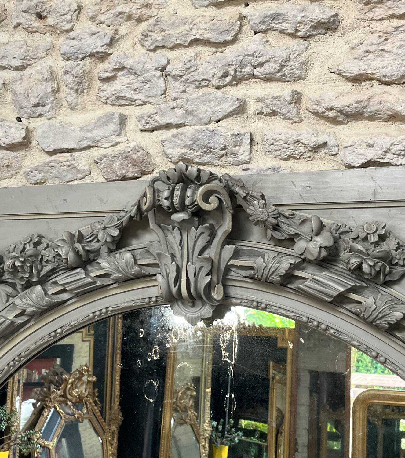 Important woodwork, 176.5cm/158cm 19th century fireplace mirror, quilted glass, parquet on the back.