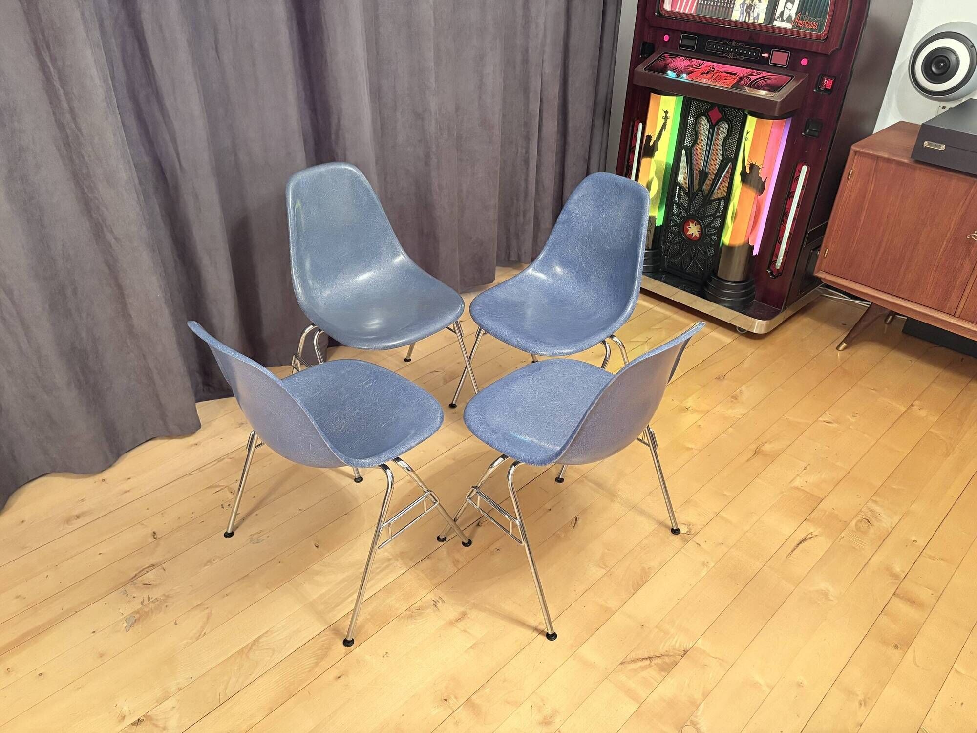 Set of four DSS chairs, fiberglass, designed by Charles and Ray Eames, Herm