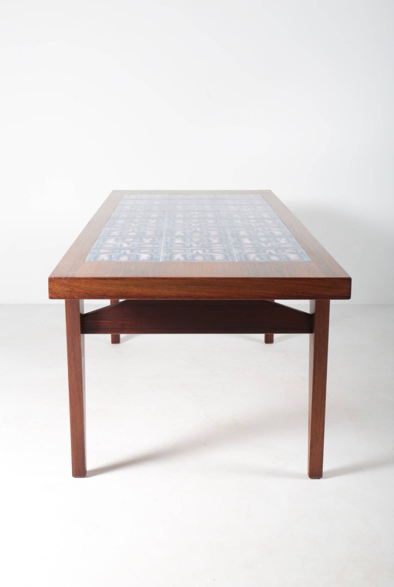 Table basse danoise en palissandre et céramique