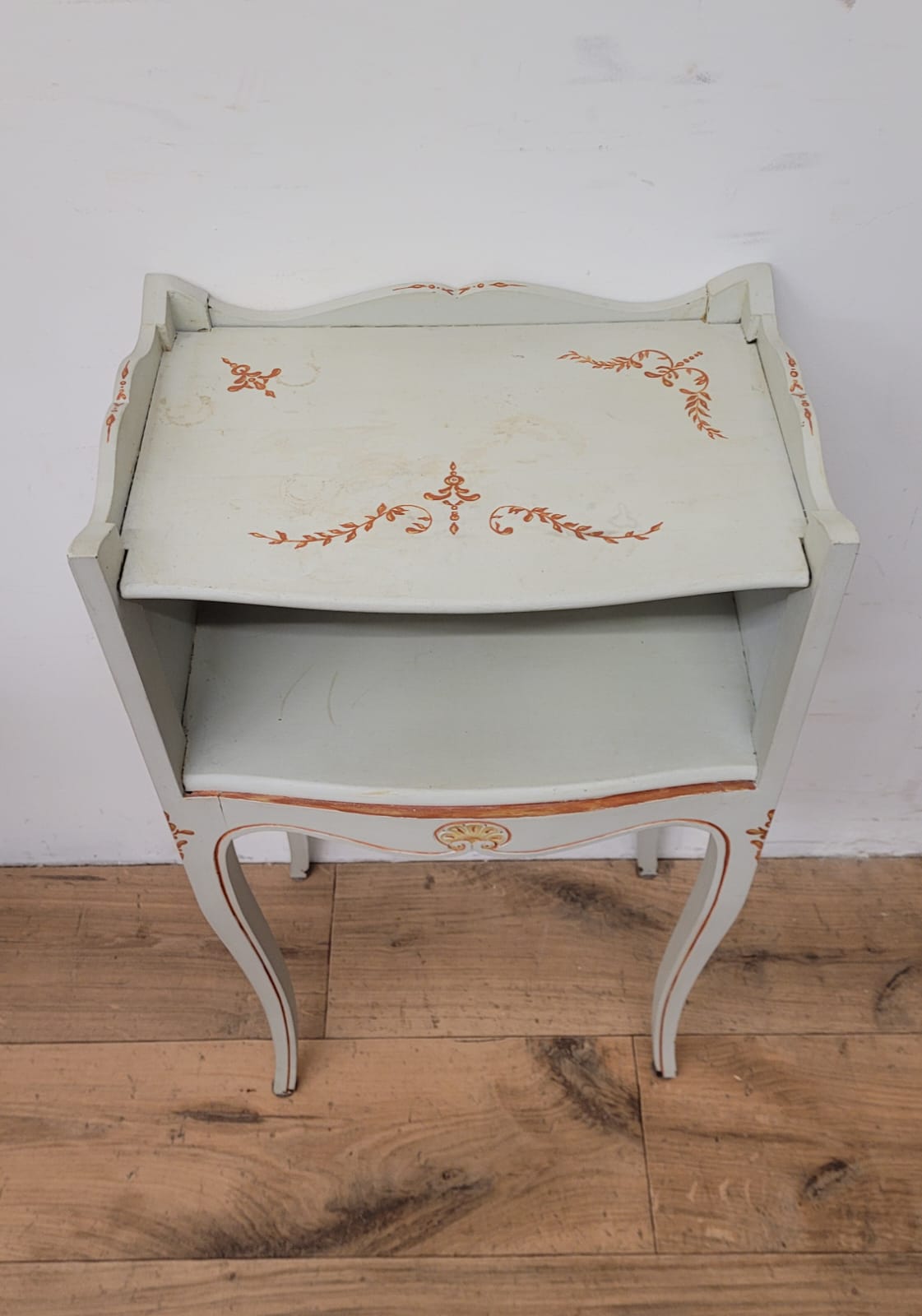 Table de chevet
