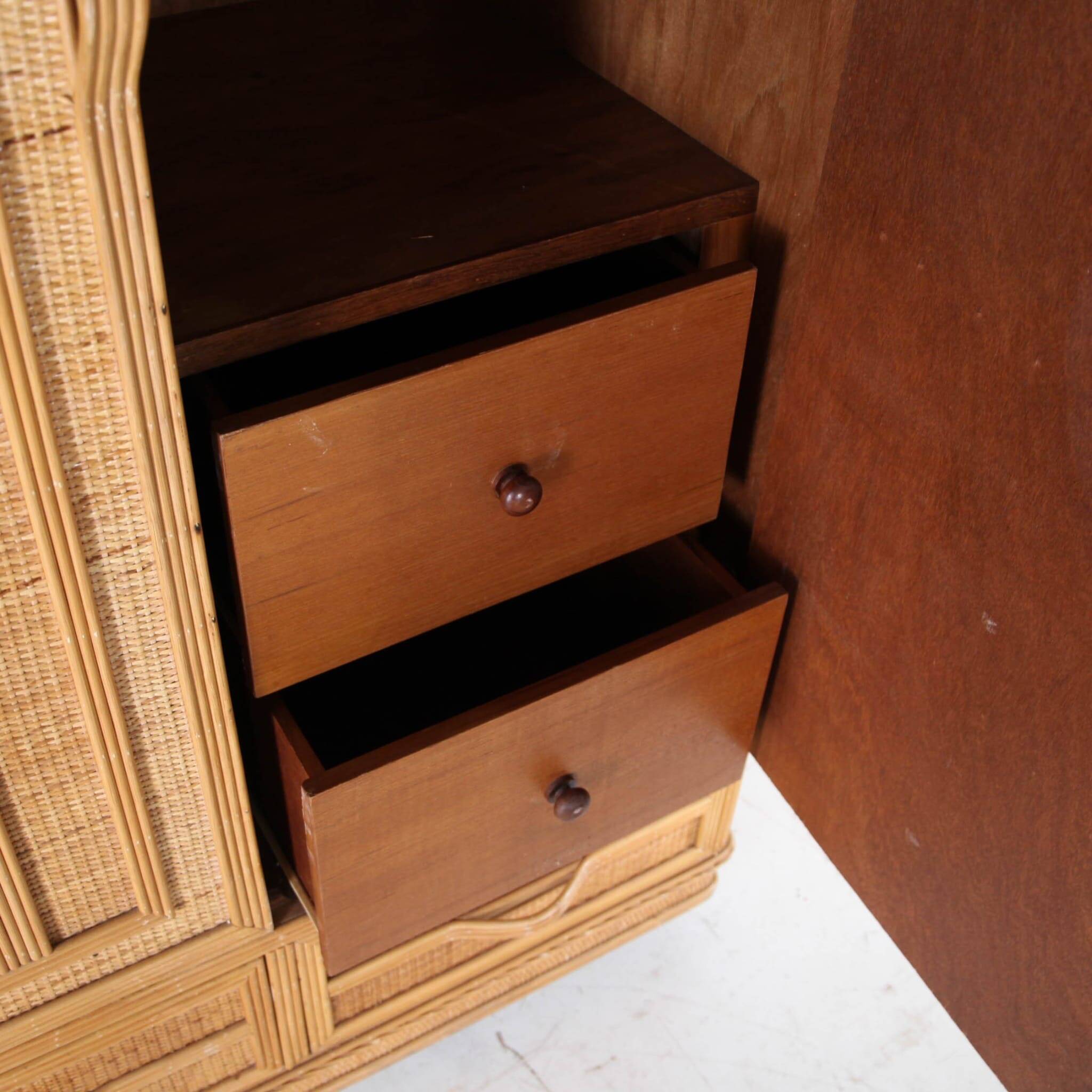 Wardrobe in rattan and raffia
