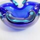 Cendrier en verre de Murano bleu