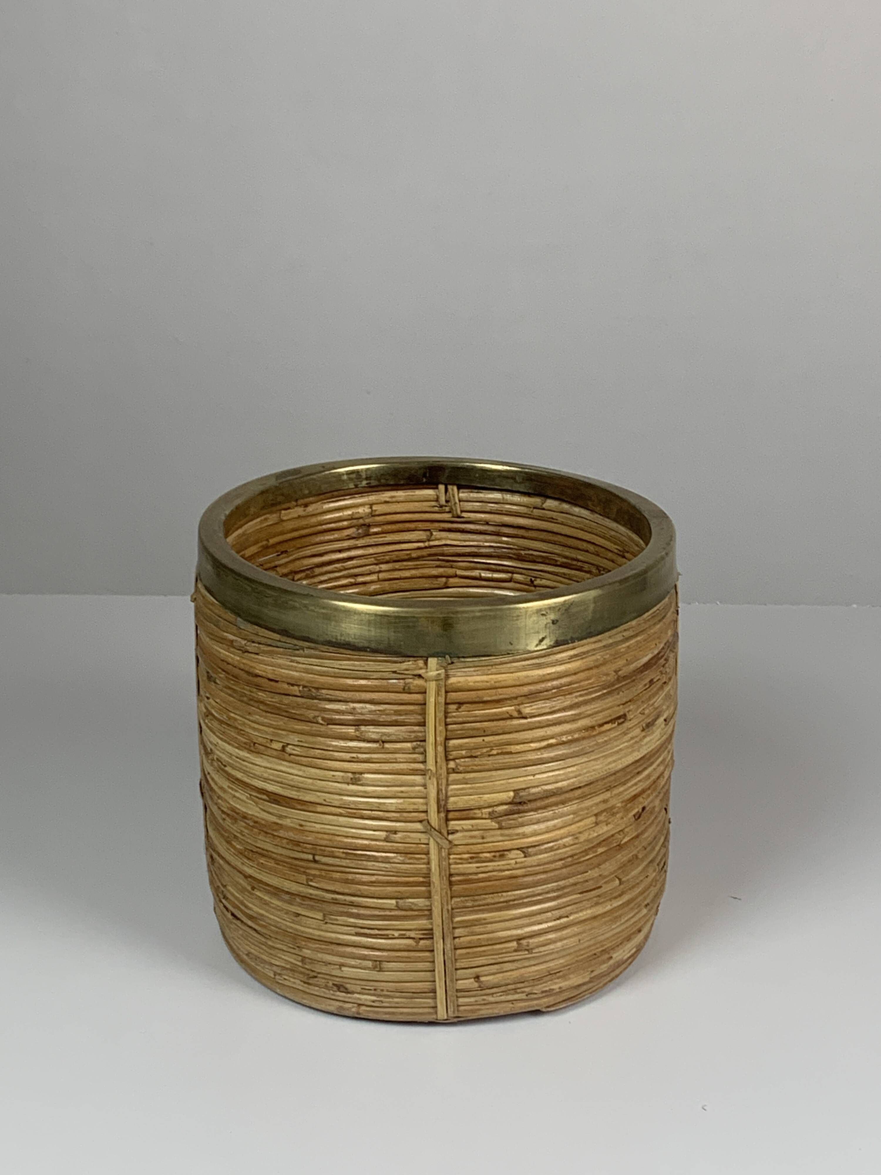 Set of 5 rattan pencil reed and brass plant holder baskets, Italy 1970s