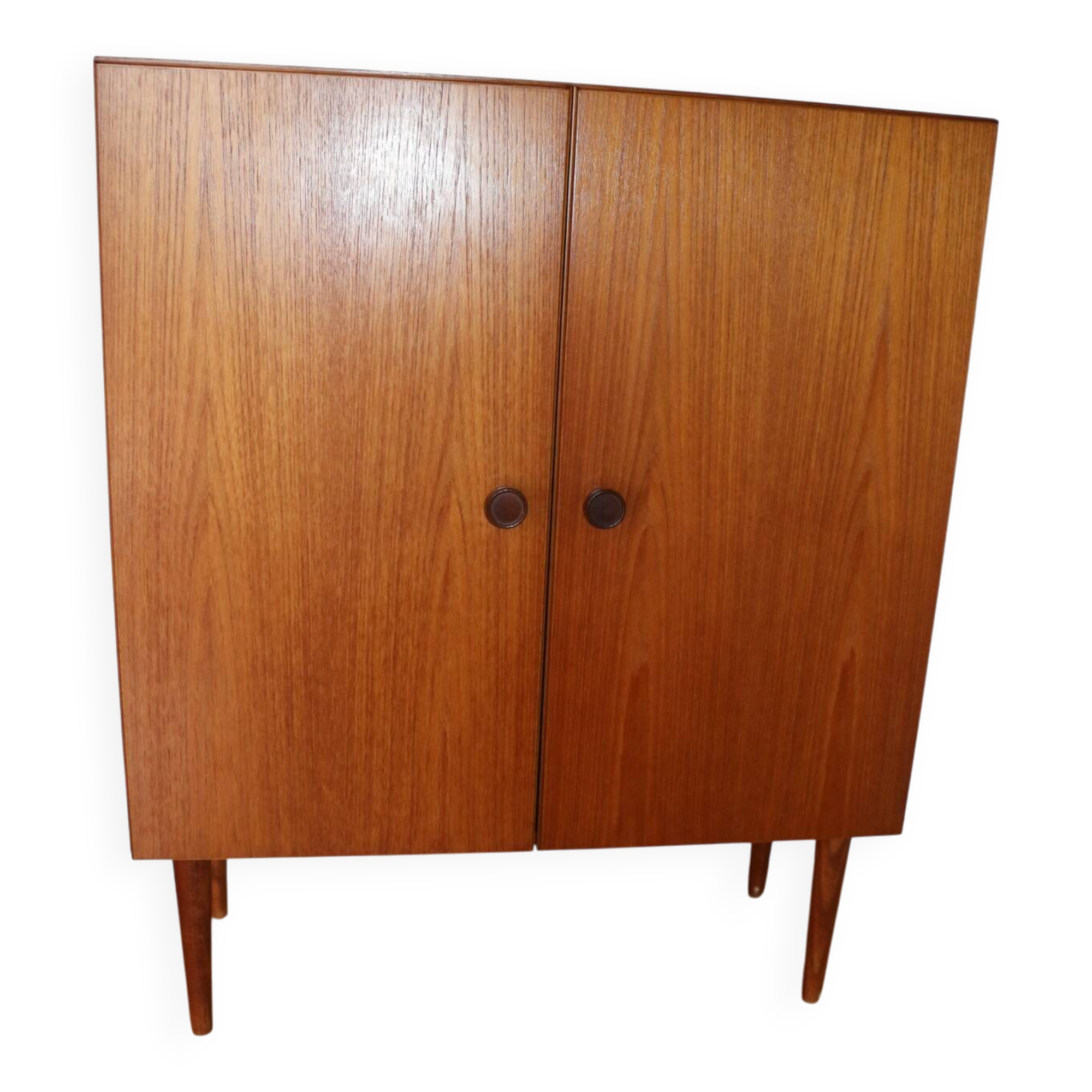 Omnia sideboard with 2 doors