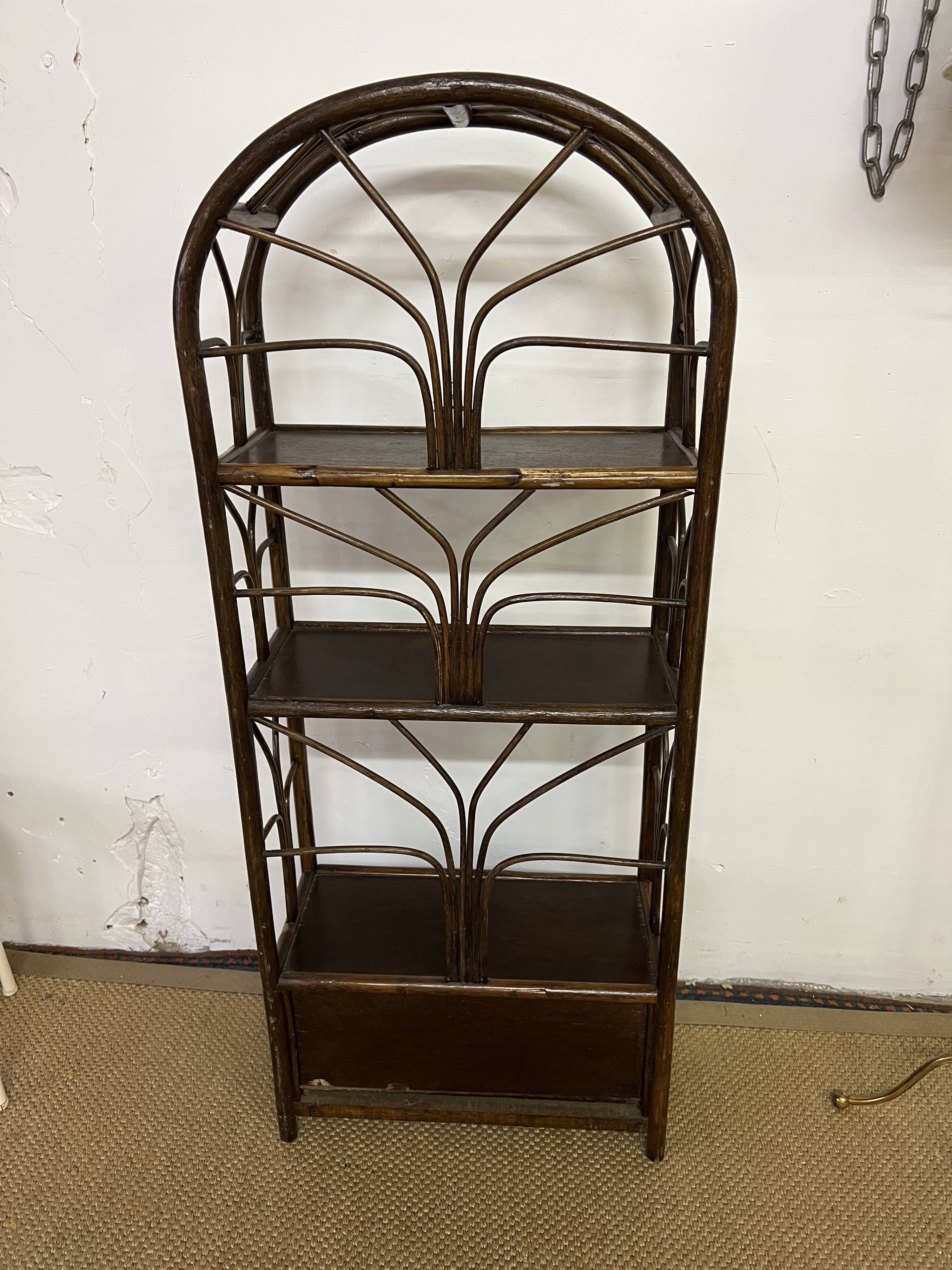 Etagère bibliothèque vintage en rotin et bambou