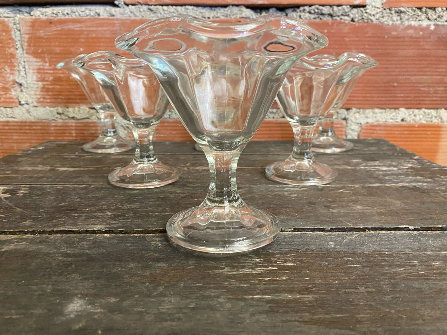 Set of 6 Ice Cream Bowls FIDENZA VETRARIA Moulded Glass Petal Shape It