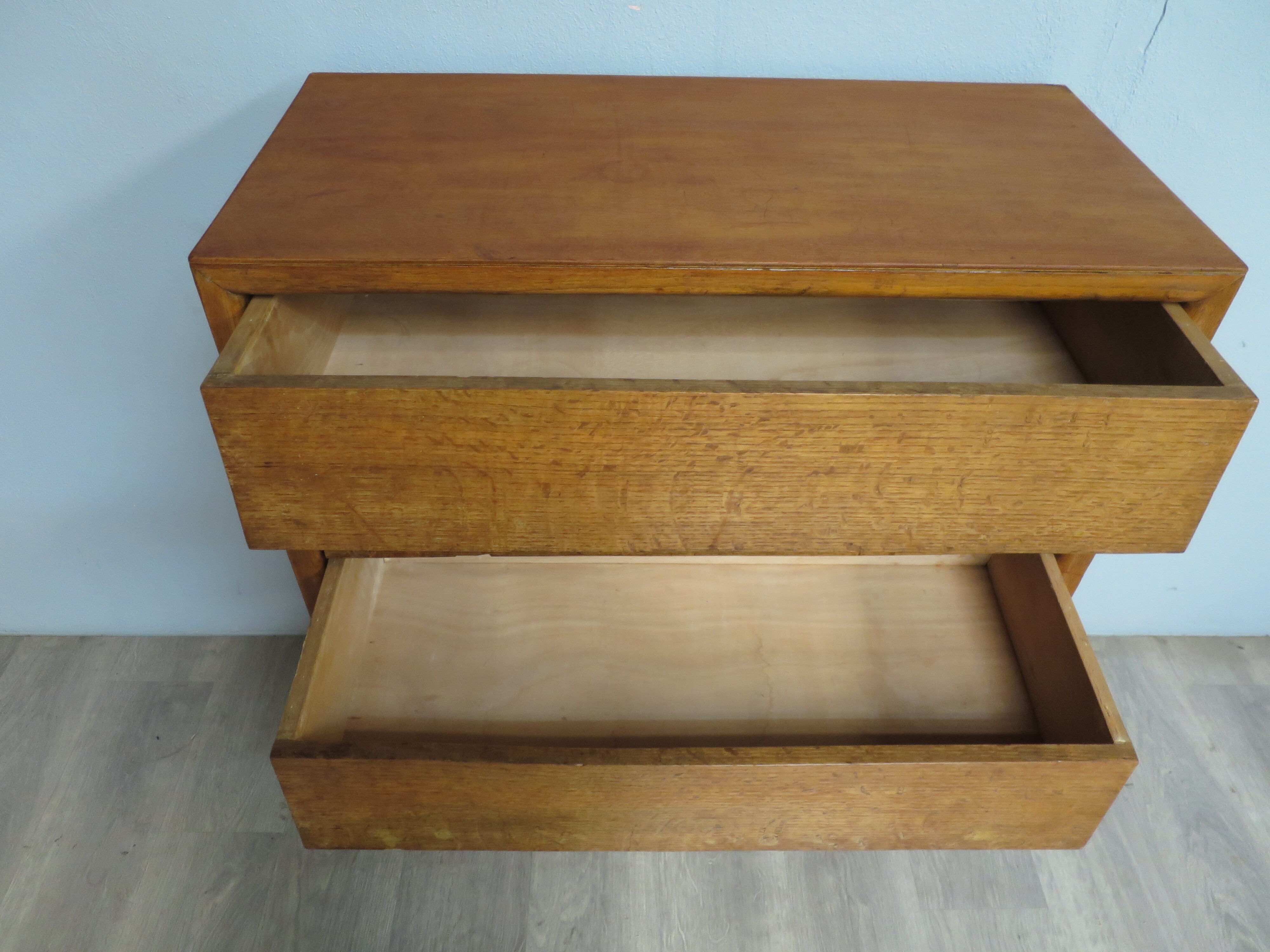 Commode vintage chêne pieds compas