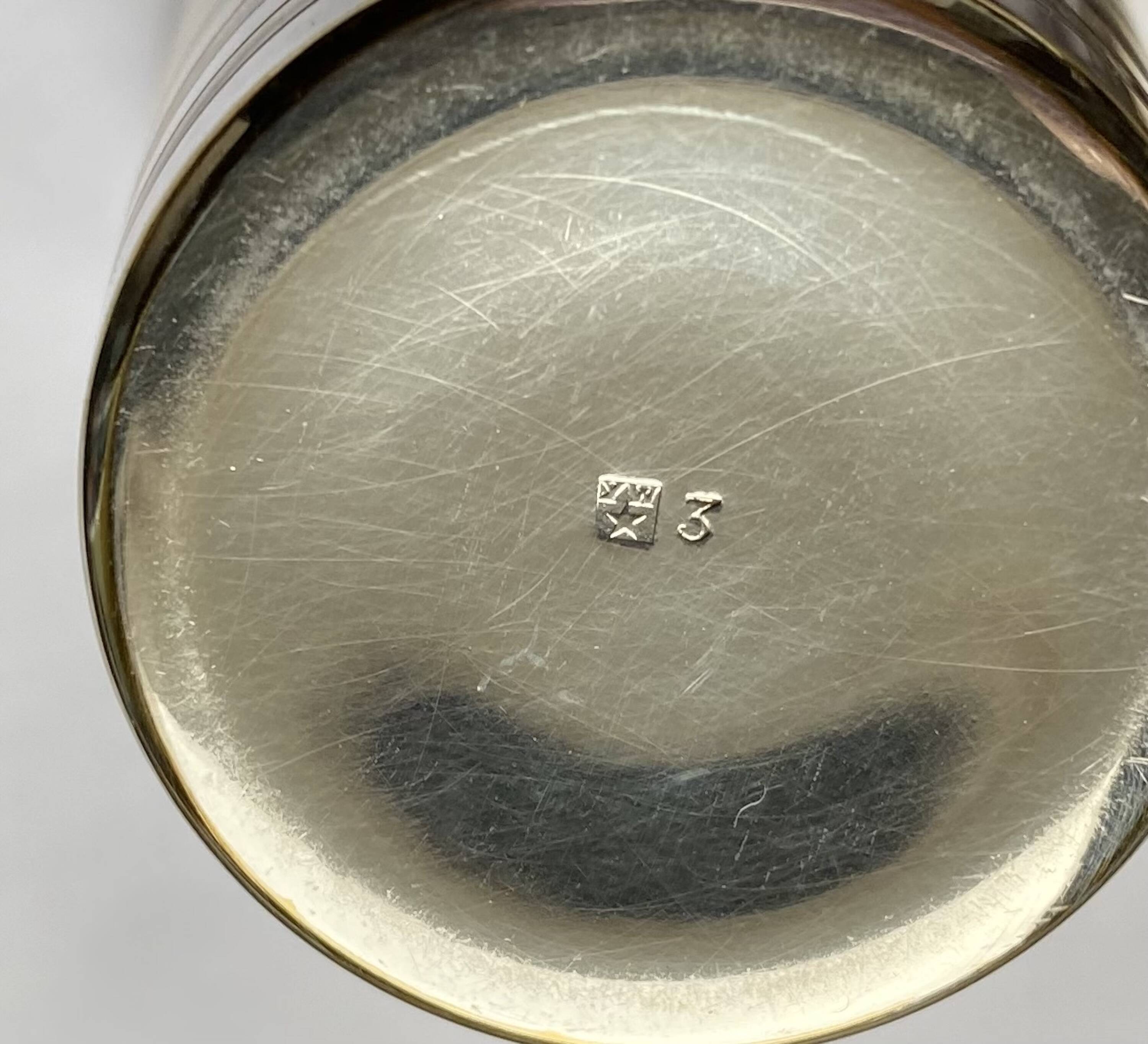 Set of 8 silver-plated metal Art Deco cups